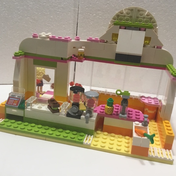Lego Friends Heartlake Juice Bar #41035 - Picture 9 of 12